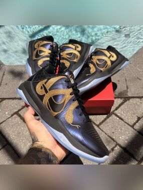 NIKE ZOOM KOBE 5 PROTRO YEAR OF THE MAMBA - EGGPLANT IB4481-500 MENs SIZE